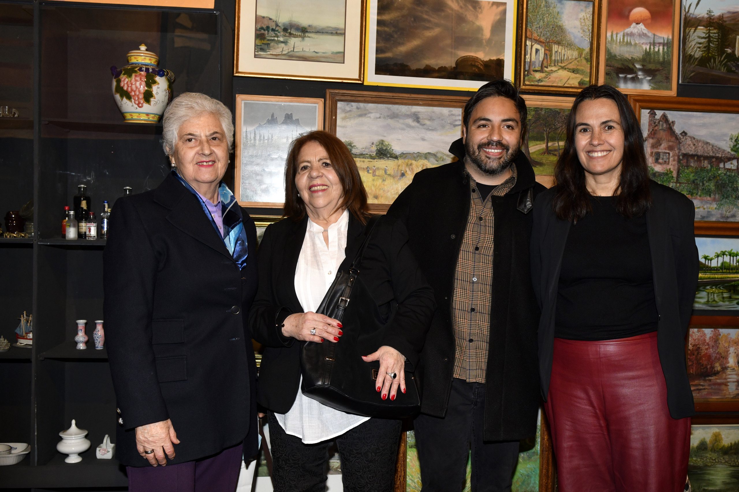 Cristina Zúñiga, Elba Contreras, Gonzalo Pedraza y la alcaldesa Camila Merino.