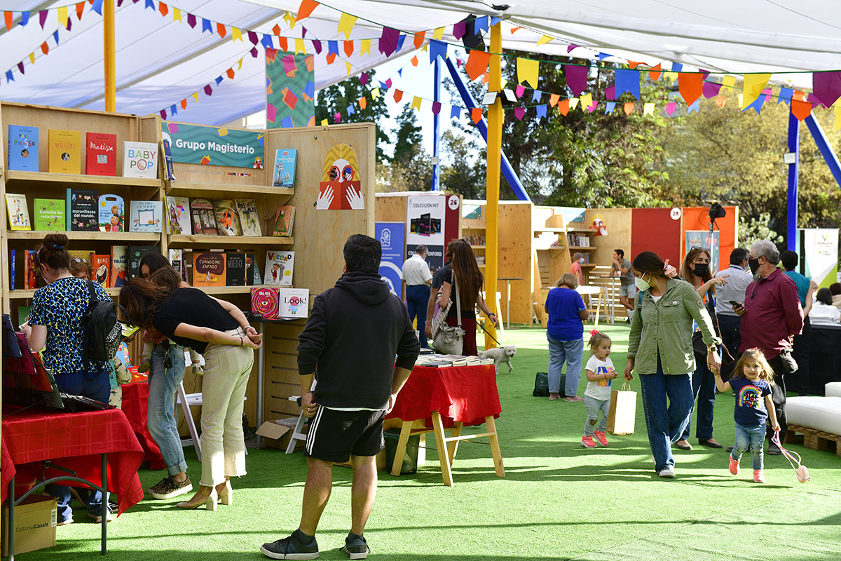 Más de 11 mil visitantes: Feria del Libro de Vitacura cierra su edición 2022 con cifras récord