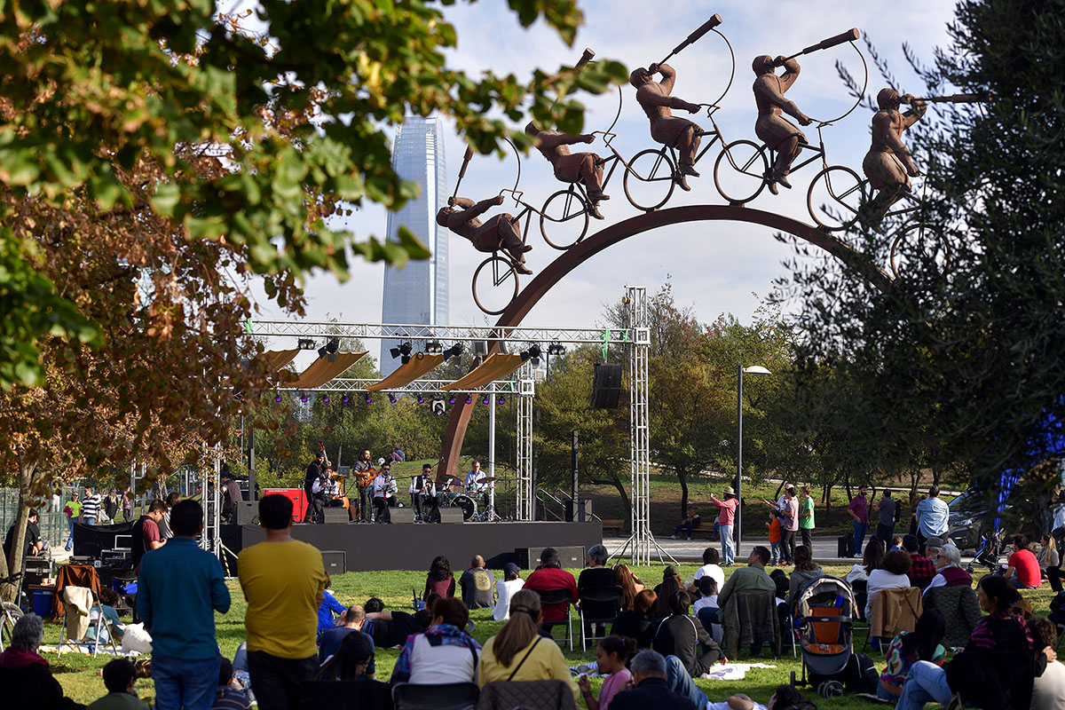 Vitacura adelantó las celebraciones del Día Internacional del Jazz con maratónico festival en Parque Bicentenario